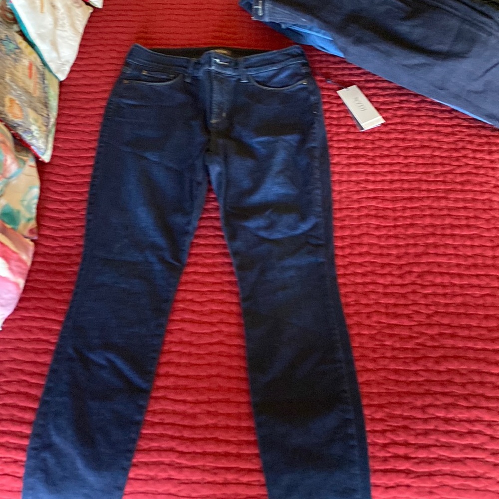 These are new with tag never worn NYDJ womens jeans. Size 10 with Liftxtuckx
